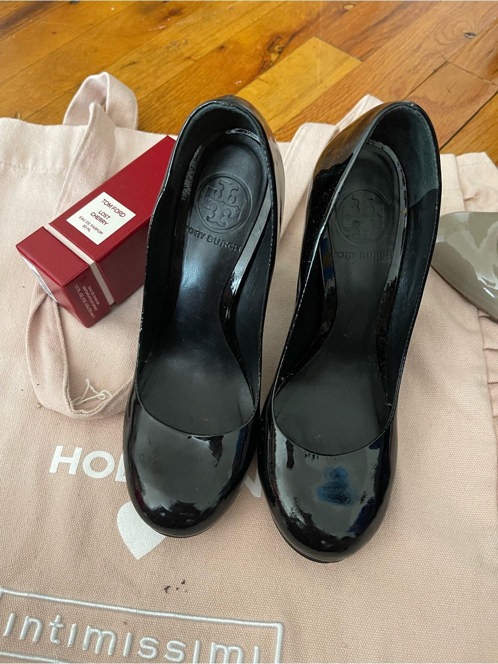 Tory Burch Black Patent Leather Round-Toe Pumps